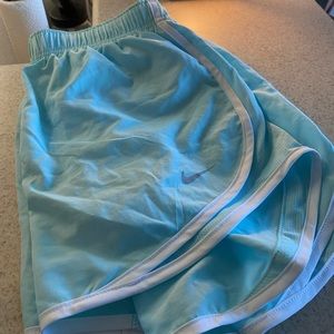 Nike wind athletic shorts size medium !